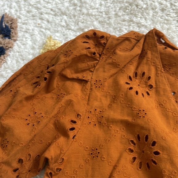 Zara eyelet top xs - Picture 3 of 3